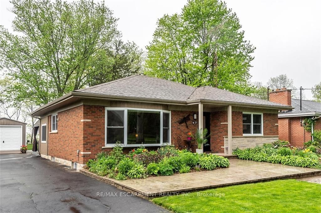 47 Blossom Ave