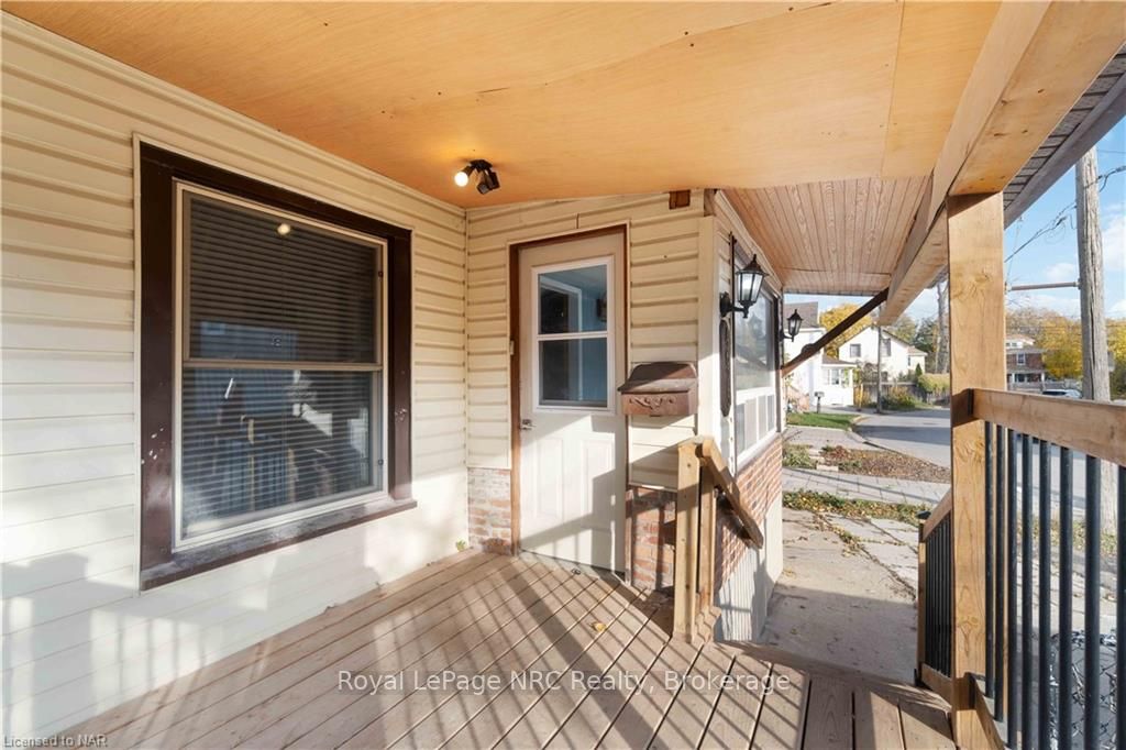4625 Nelson Cres
