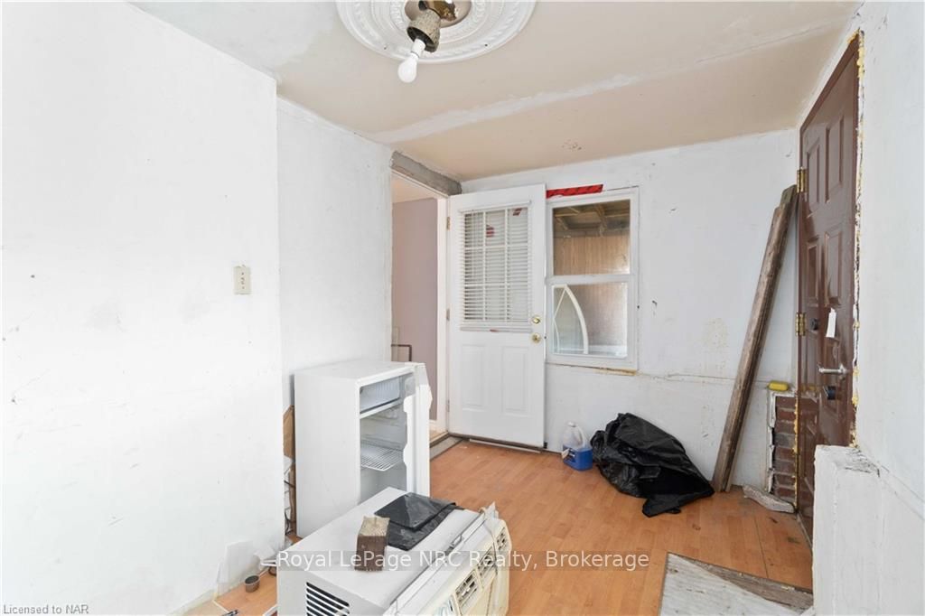 4625 Nelson Cres