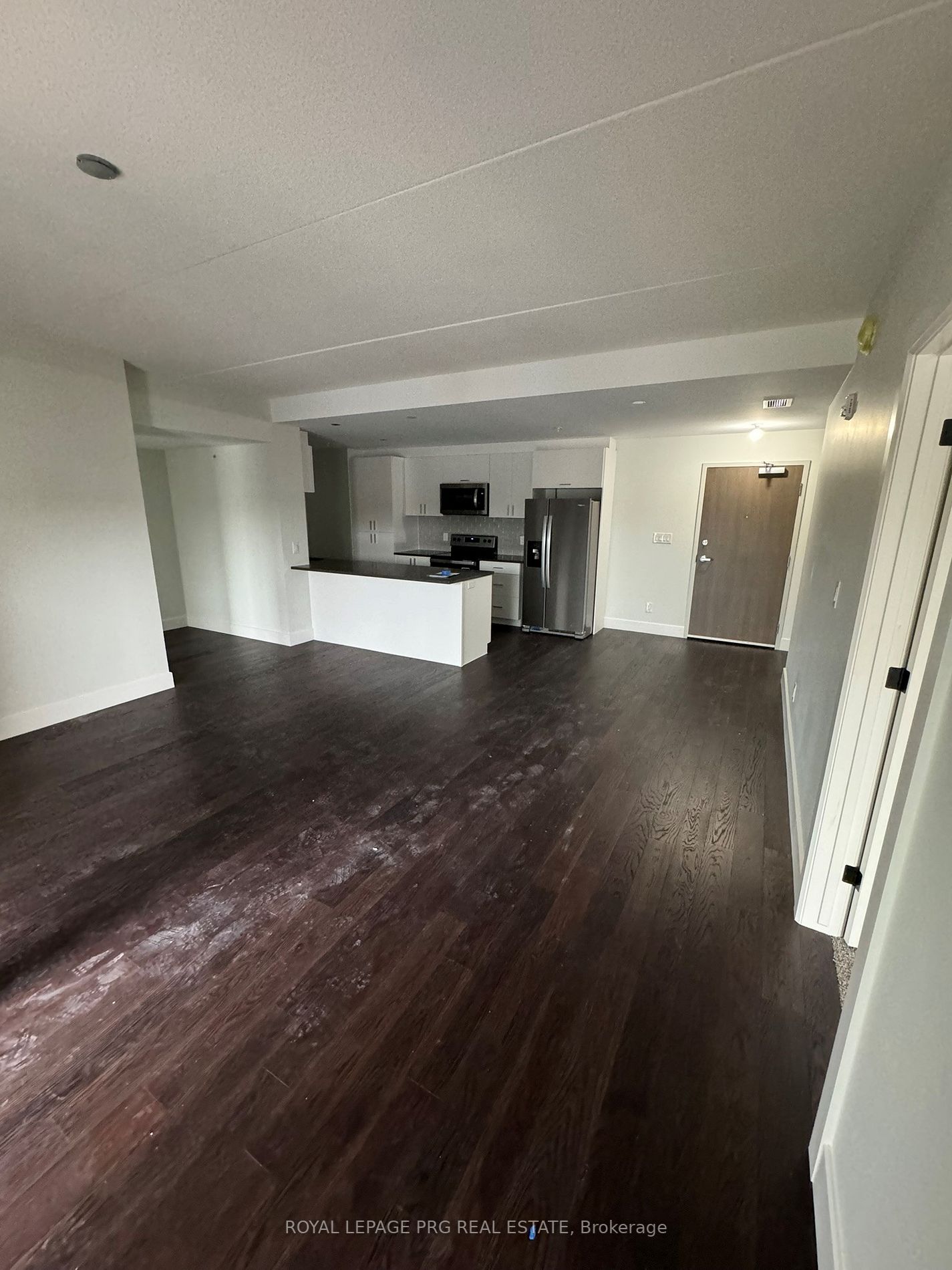 2550 Sandwich Pkwy W, #304
