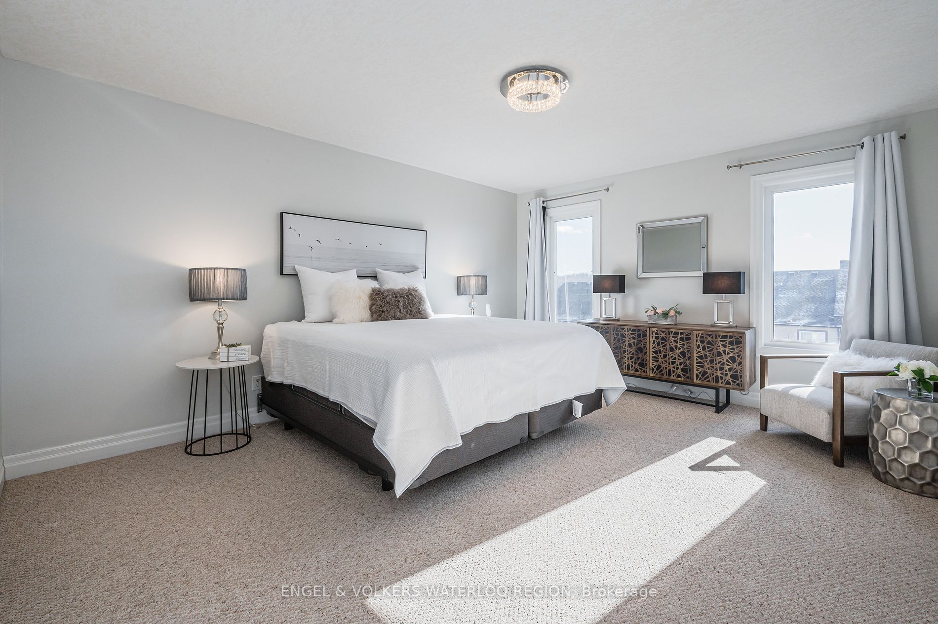 69 Rockcliffe Dr
