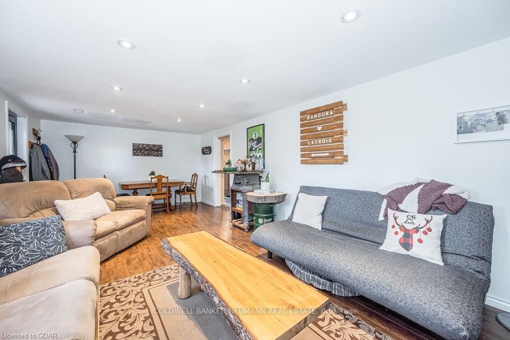 161 Renfield St