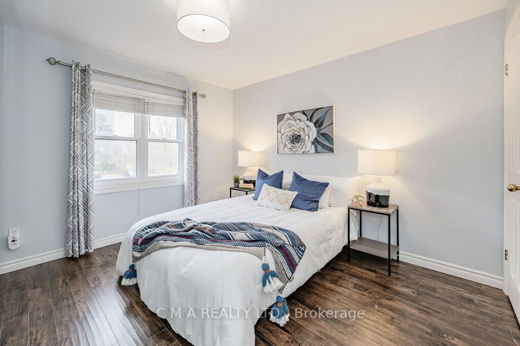 11 Peter St