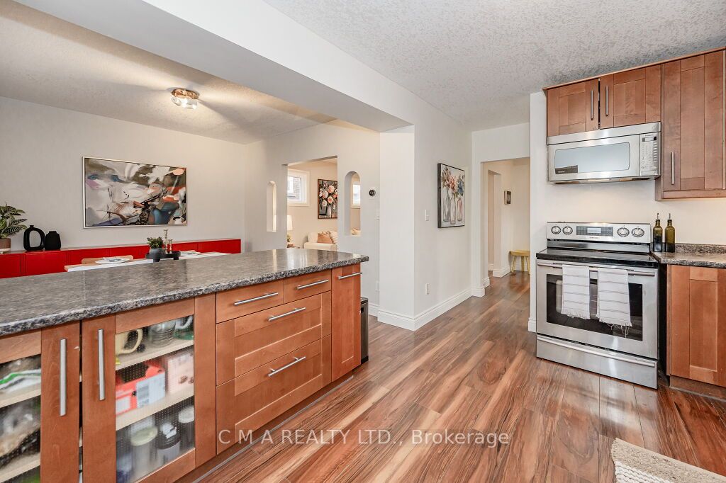 11 Peter St