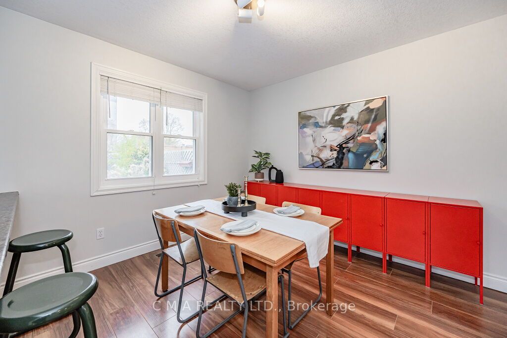 11 Peter St
