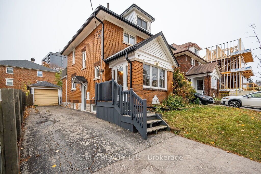 11 Peter St