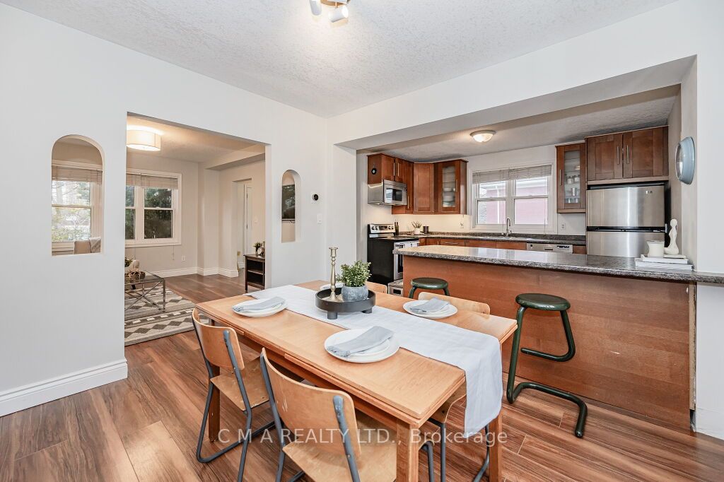 11 Peter St