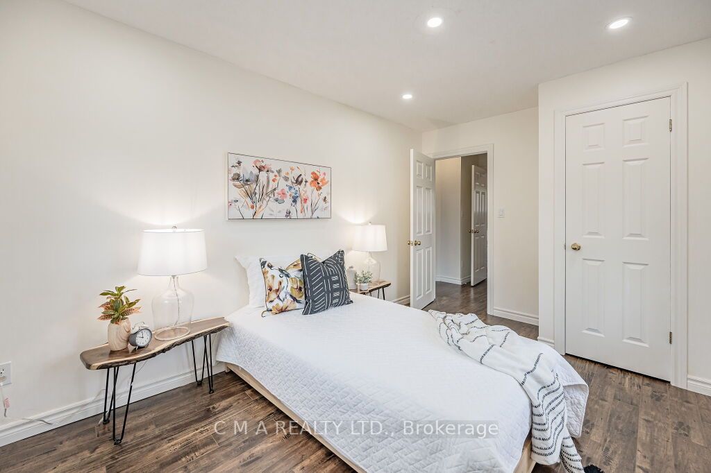 11 Peter St