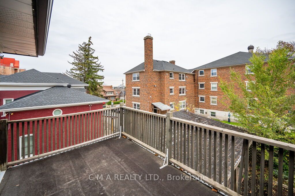 11 Peter St