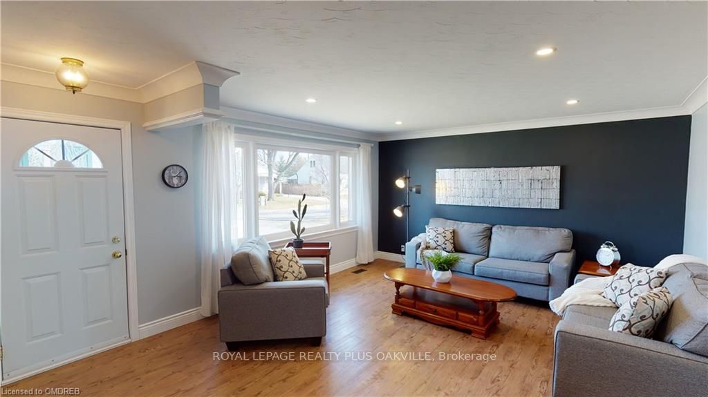 42 Hamilton Ave