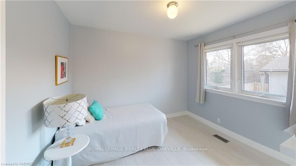 42 Hamilton Ave
