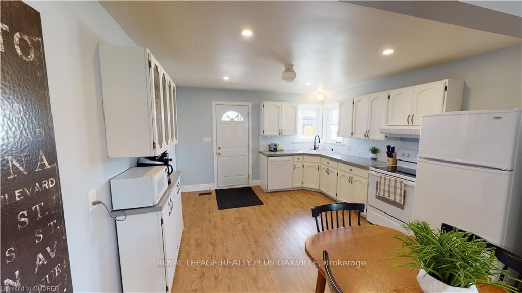 42 Hamilton Ave