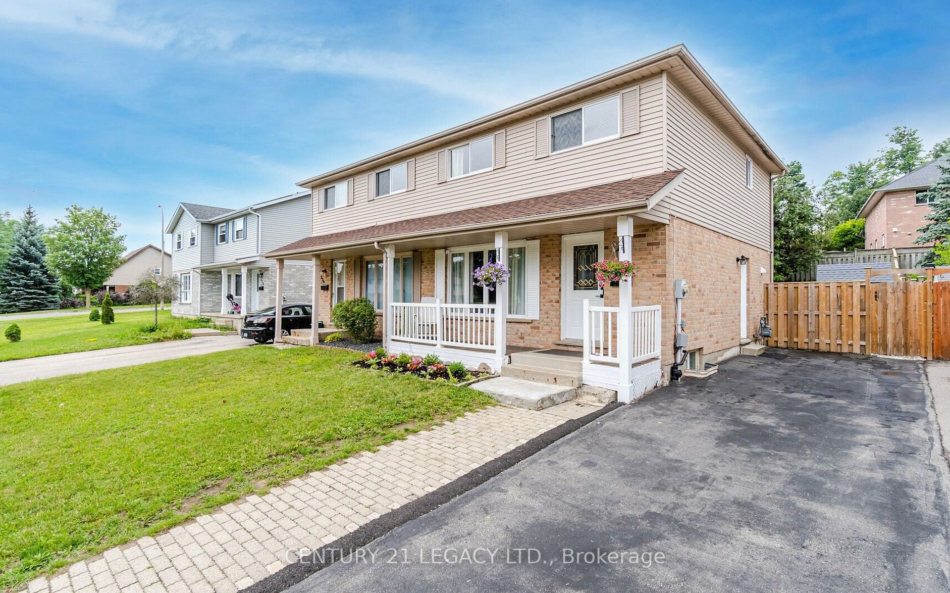322 Benesfort Cres