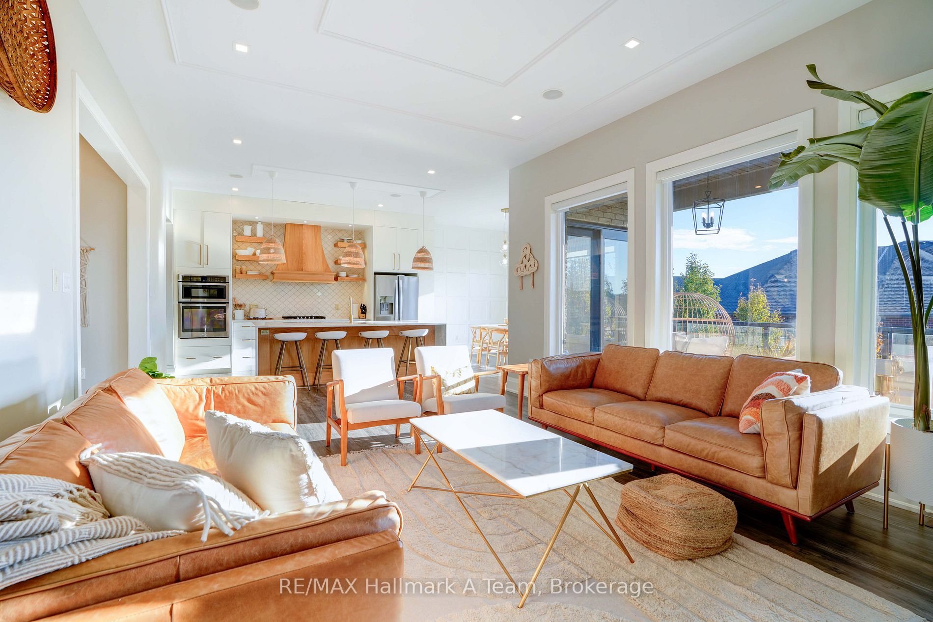 1095 Riverbend Rd