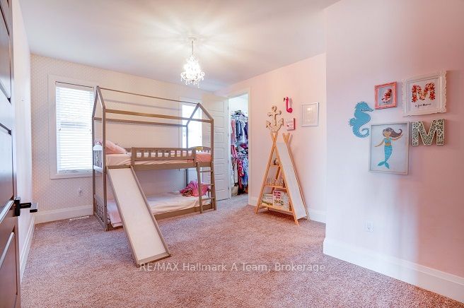 1095 Riverbend Rd