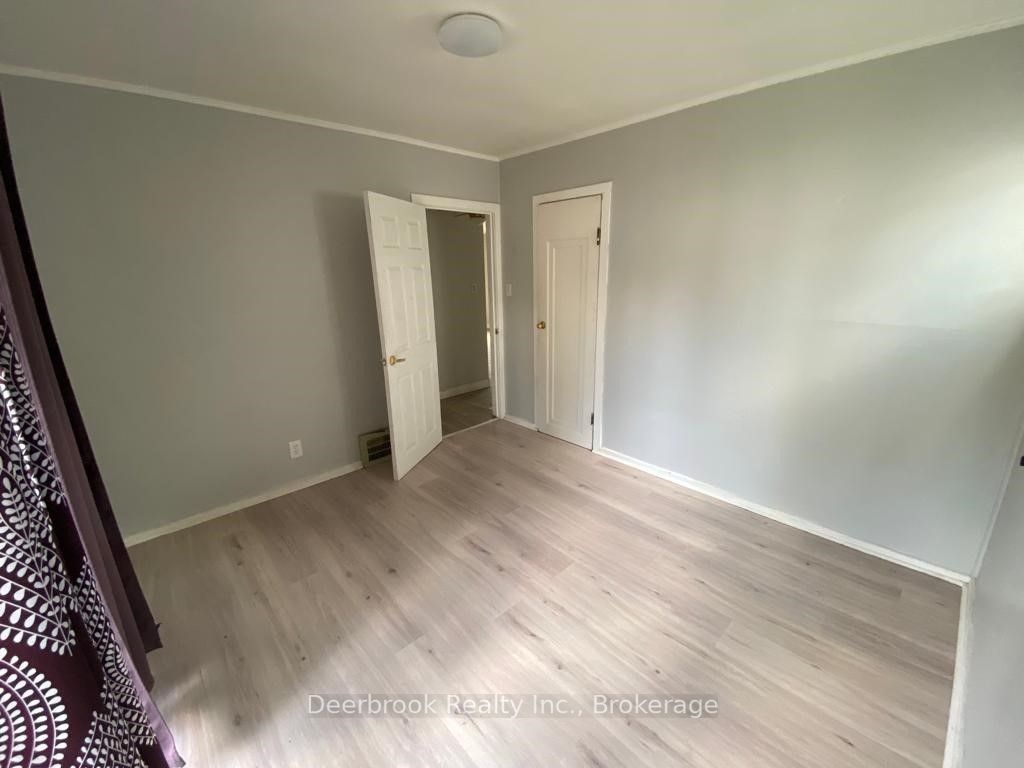 1946 Francois Road