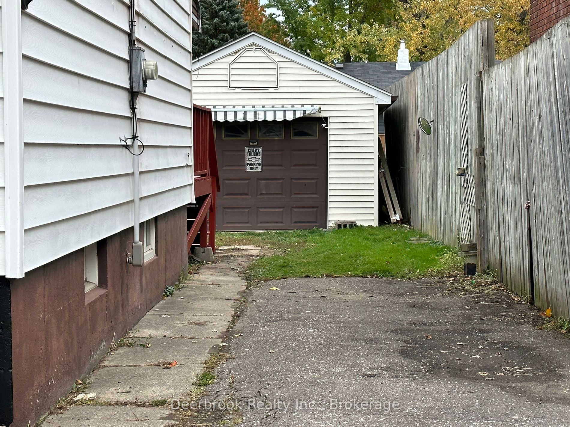 1946 Francois Road