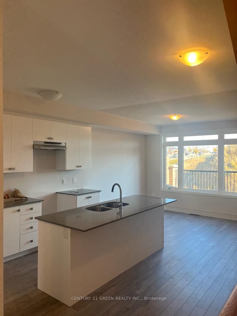 585 Colborne St E, #104