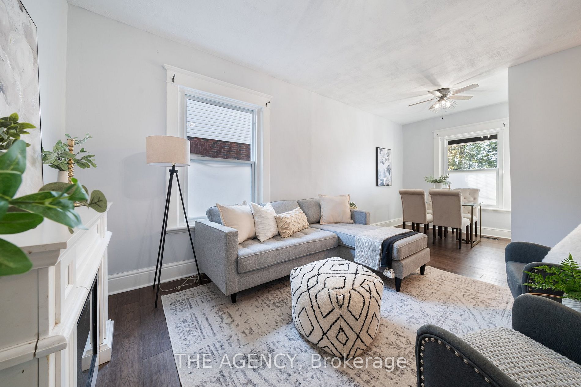147 Dundas St