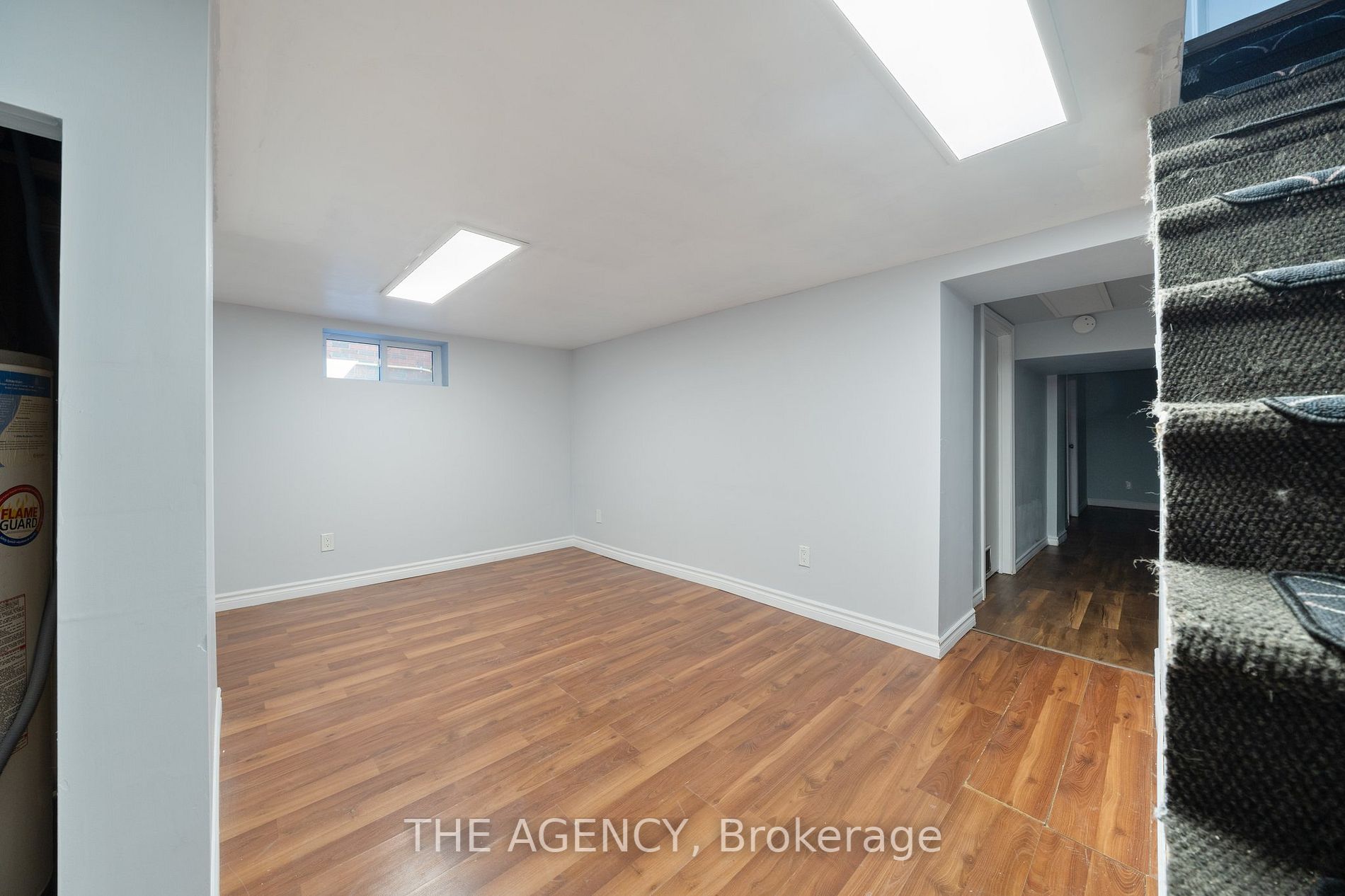 147 Dundas St