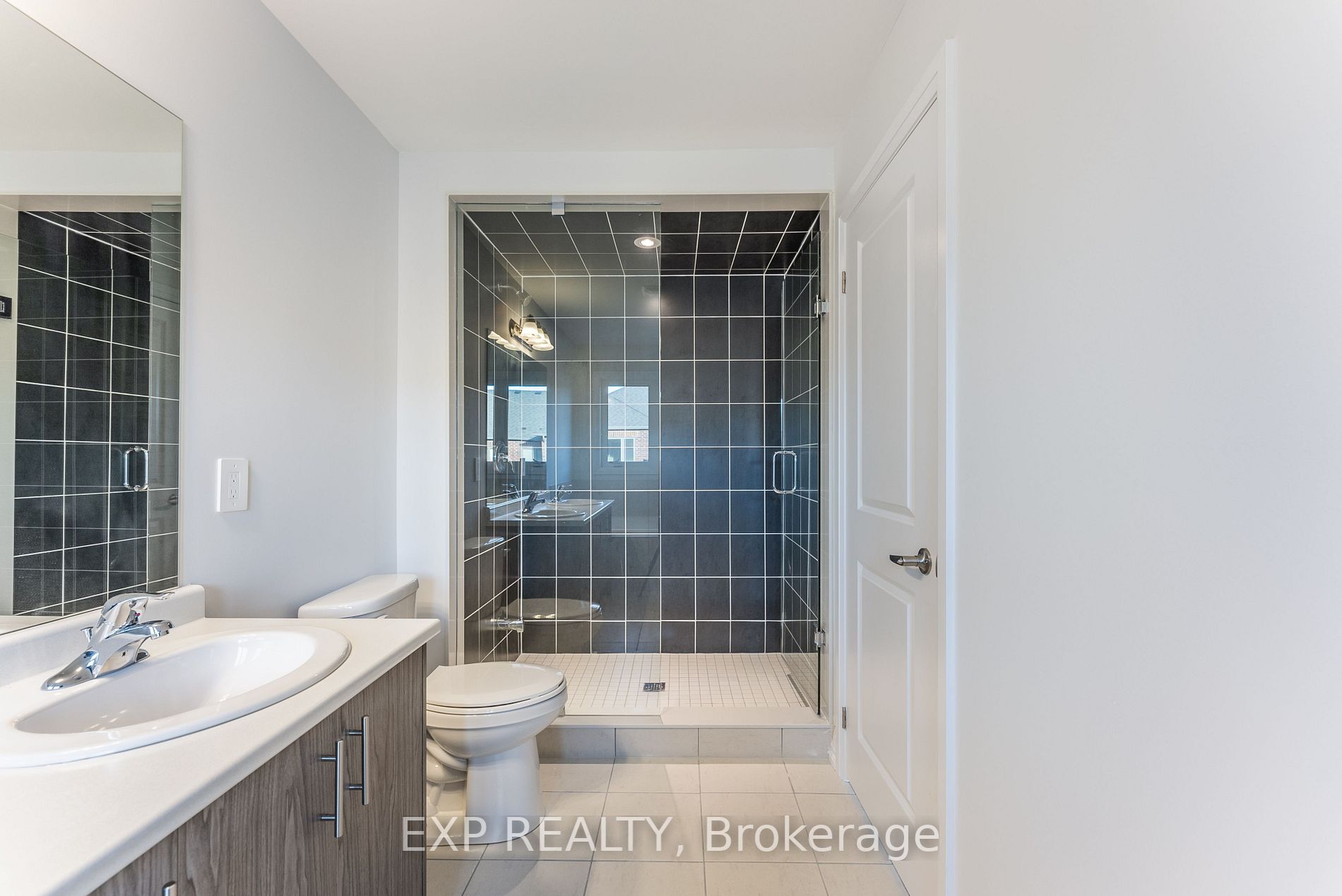 44 Corley St