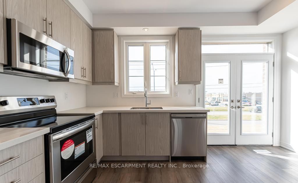 120 Court Dr, #24