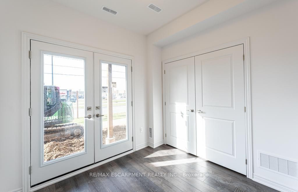 120 Court Dr, #24