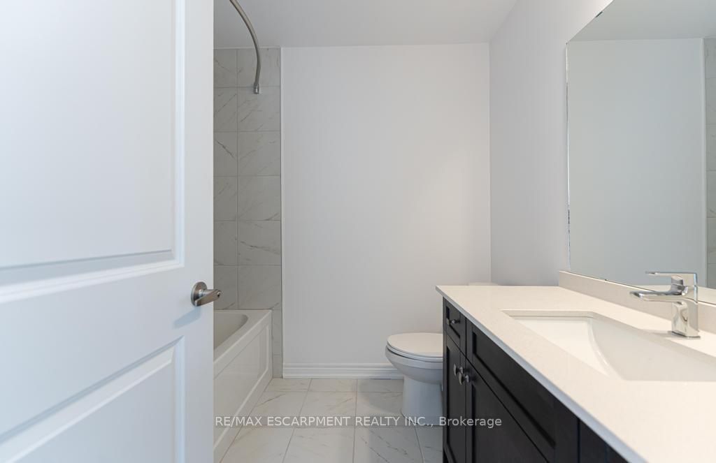 120 Court Dr, #24