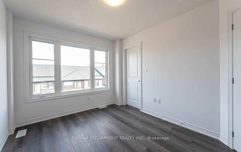 120 Court Dr, #24