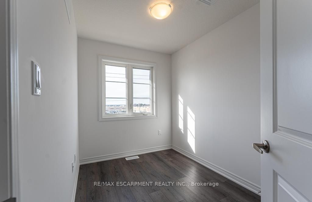 120 Court Dr, #24