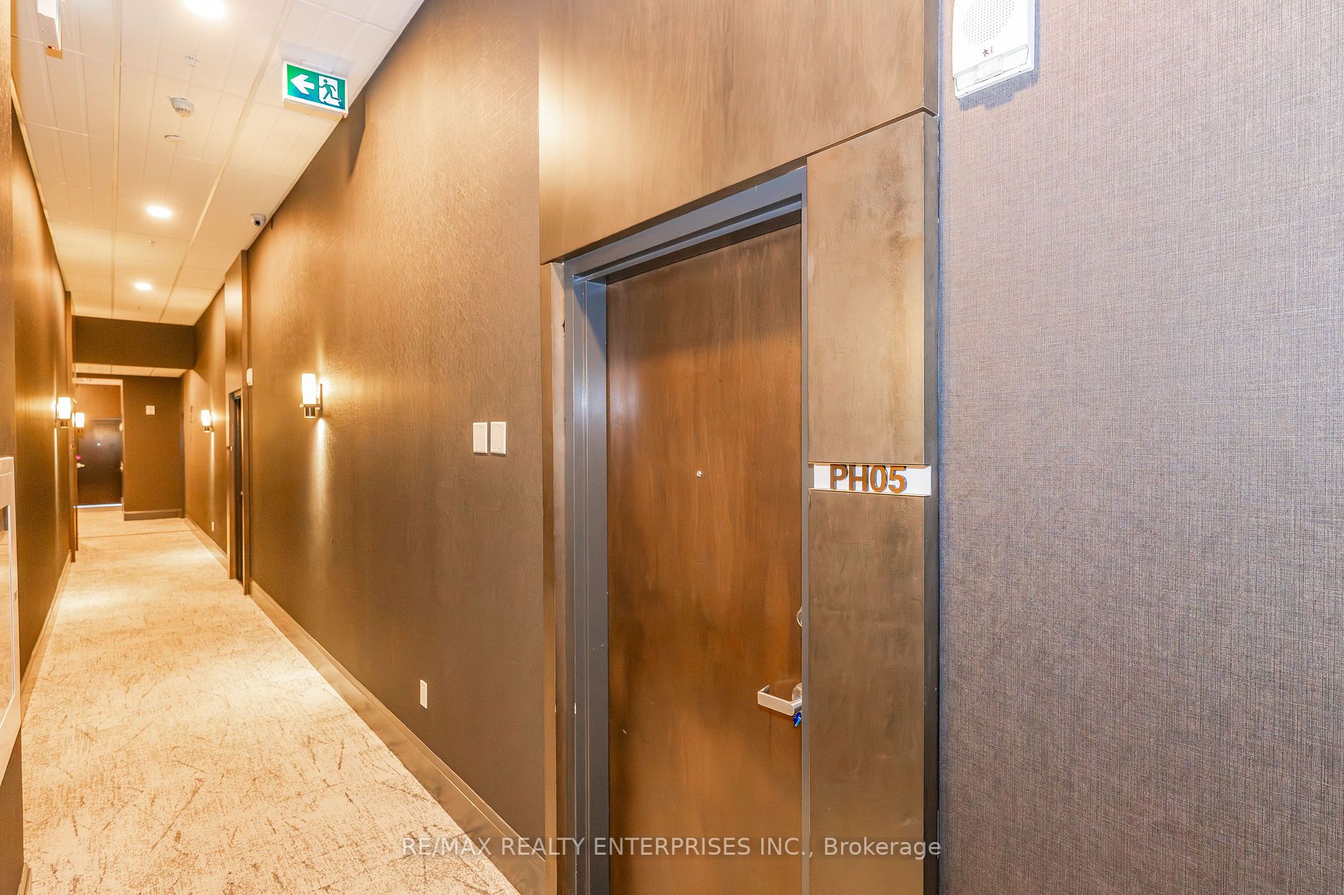 112 King St E, ##ph05