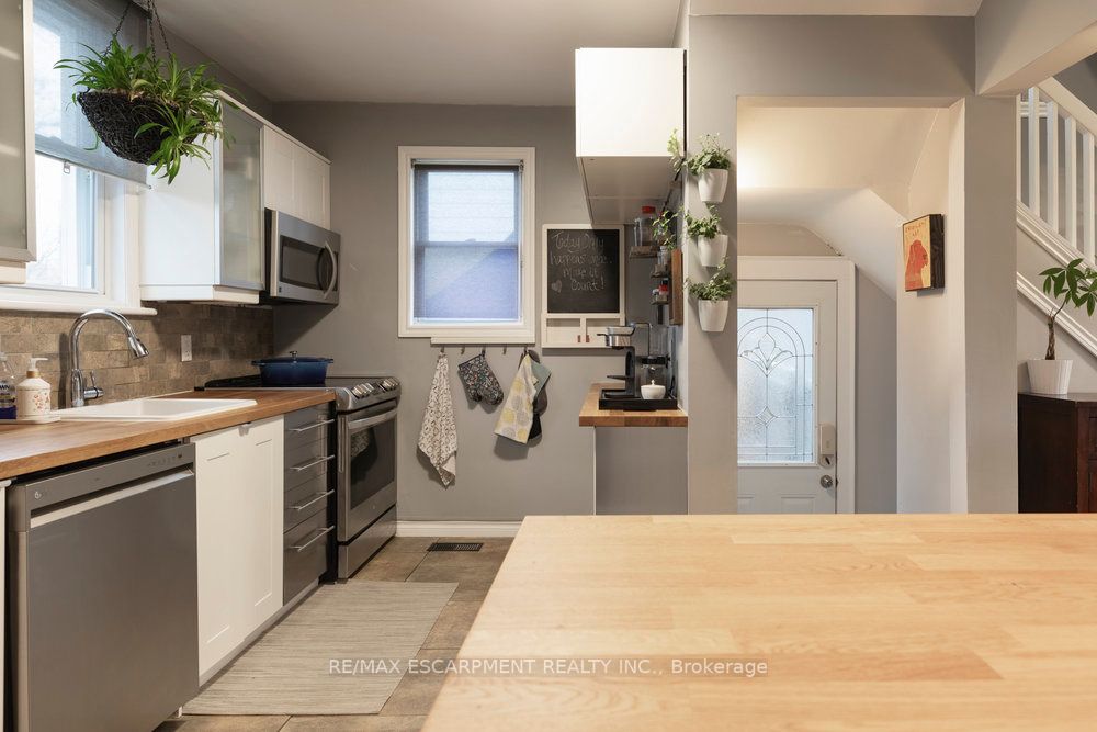 79 West 32nd St