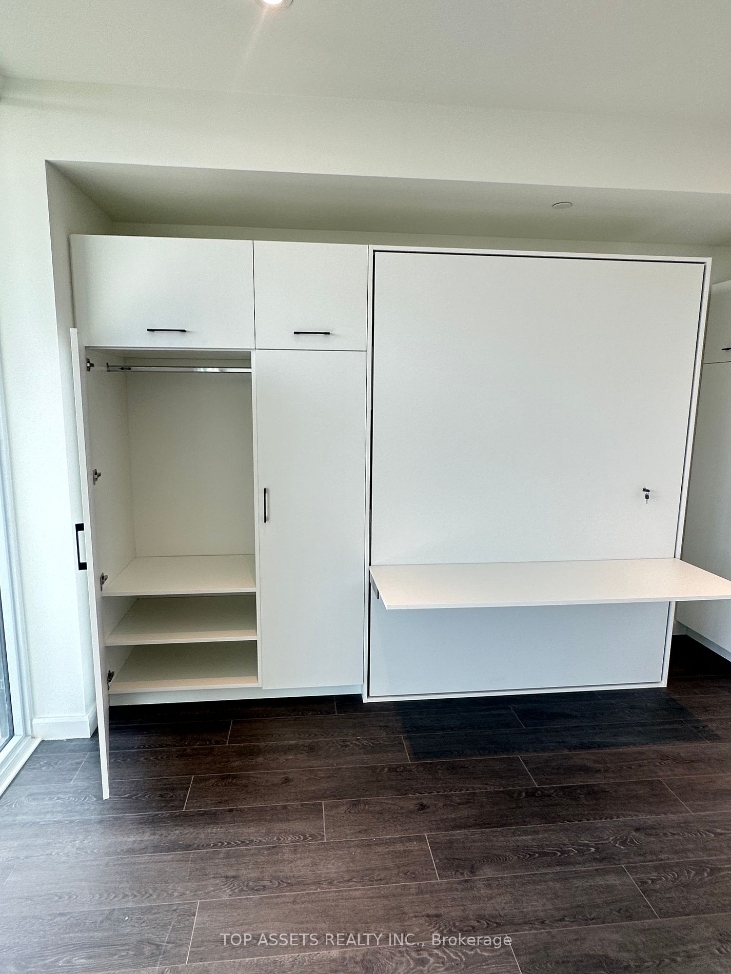 741 King St W, #810