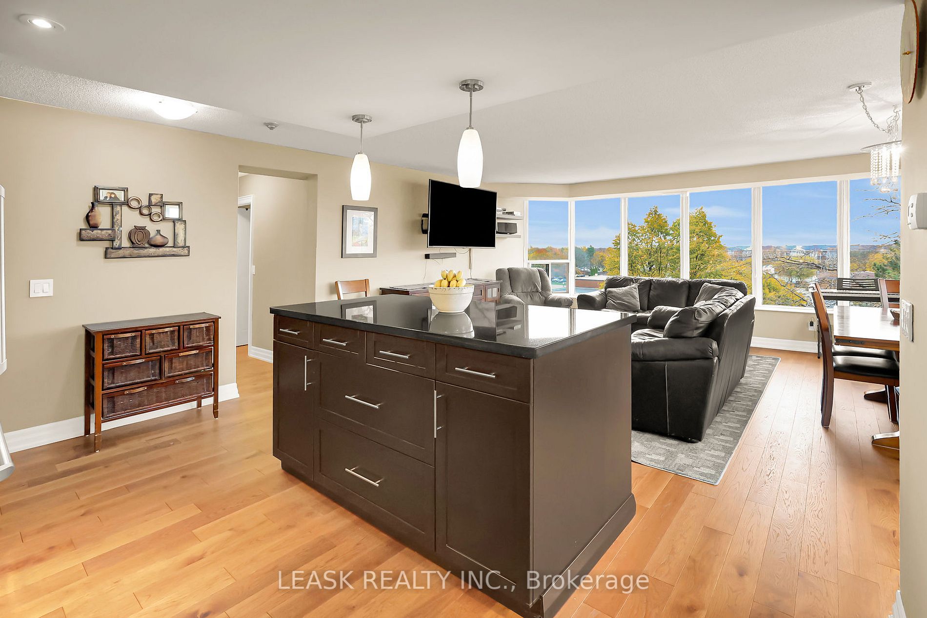 81 Scott St, #503