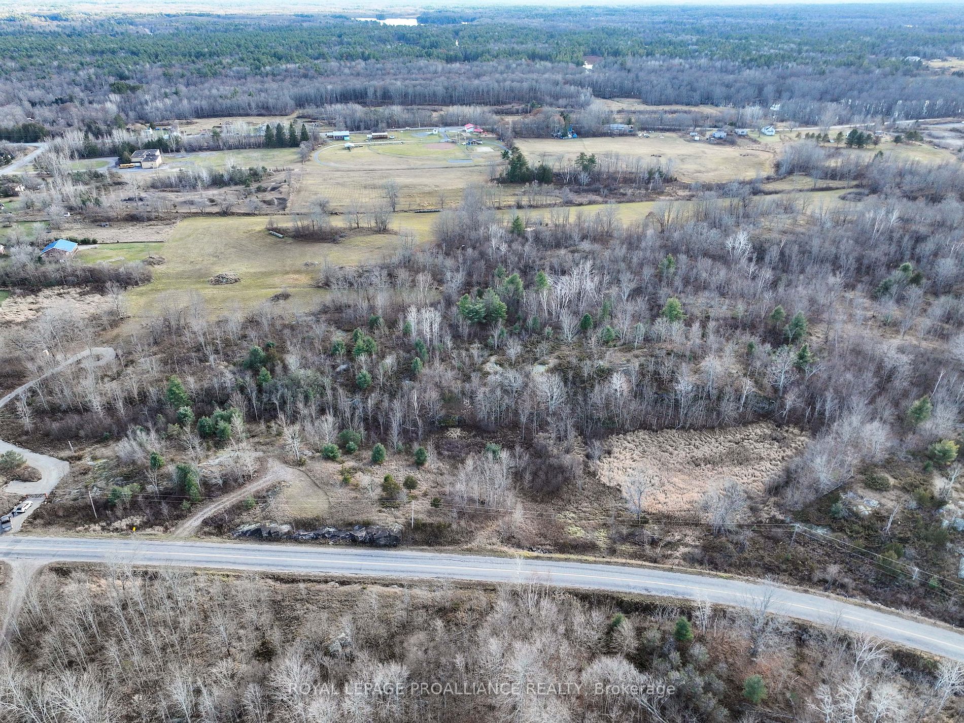 1147 Long Lake Rd