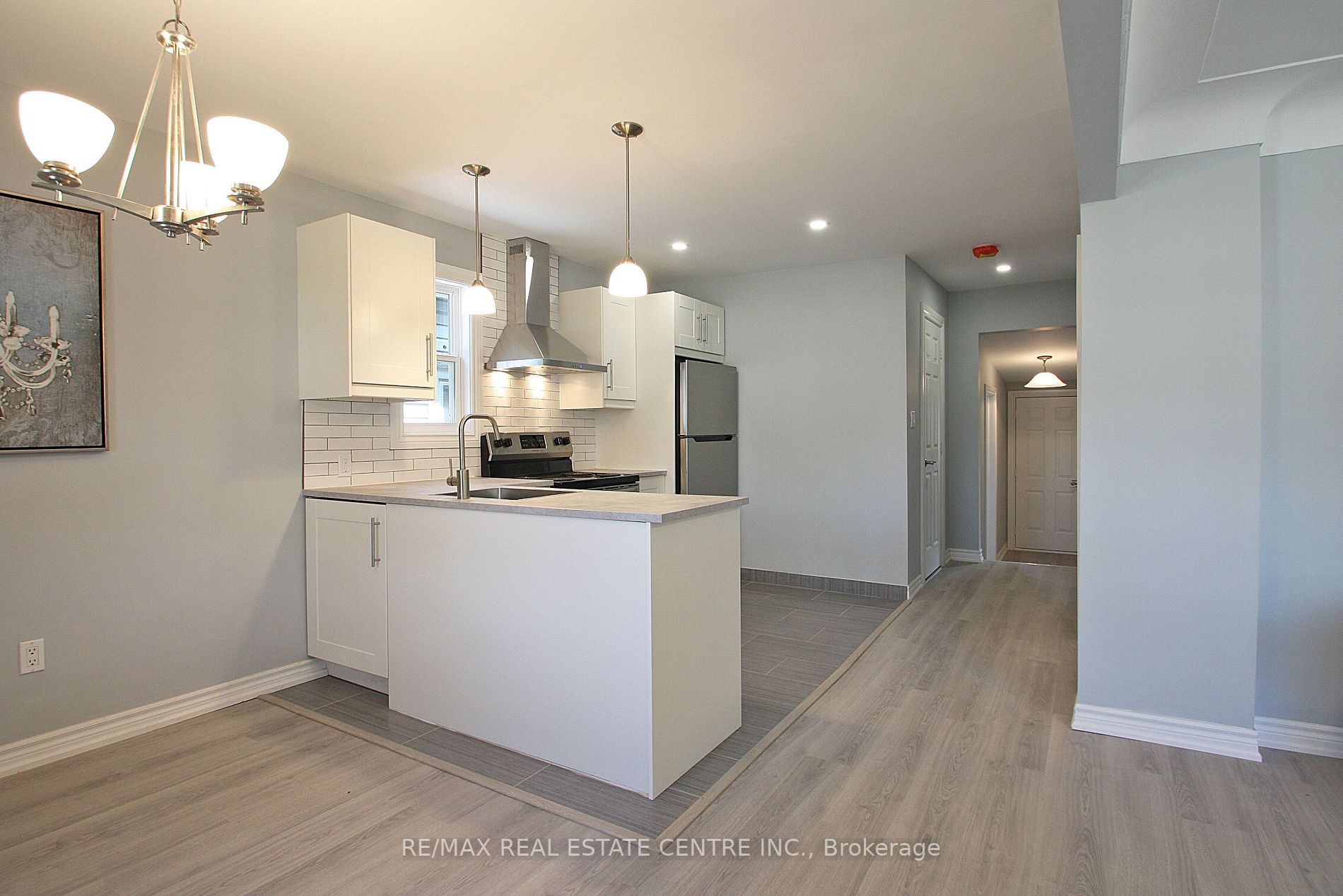 35 Delena Ave S