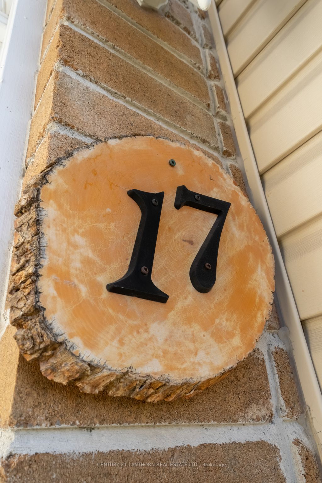 17 Jason Cres