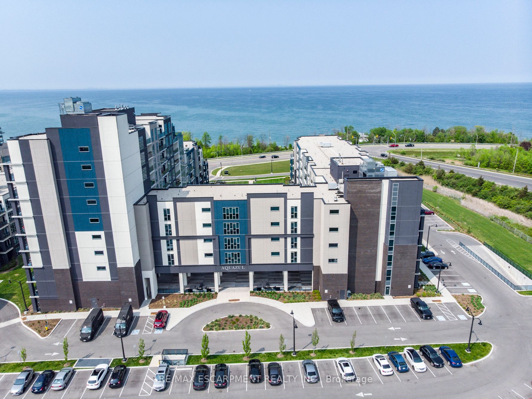 16 Concord Pl, #218