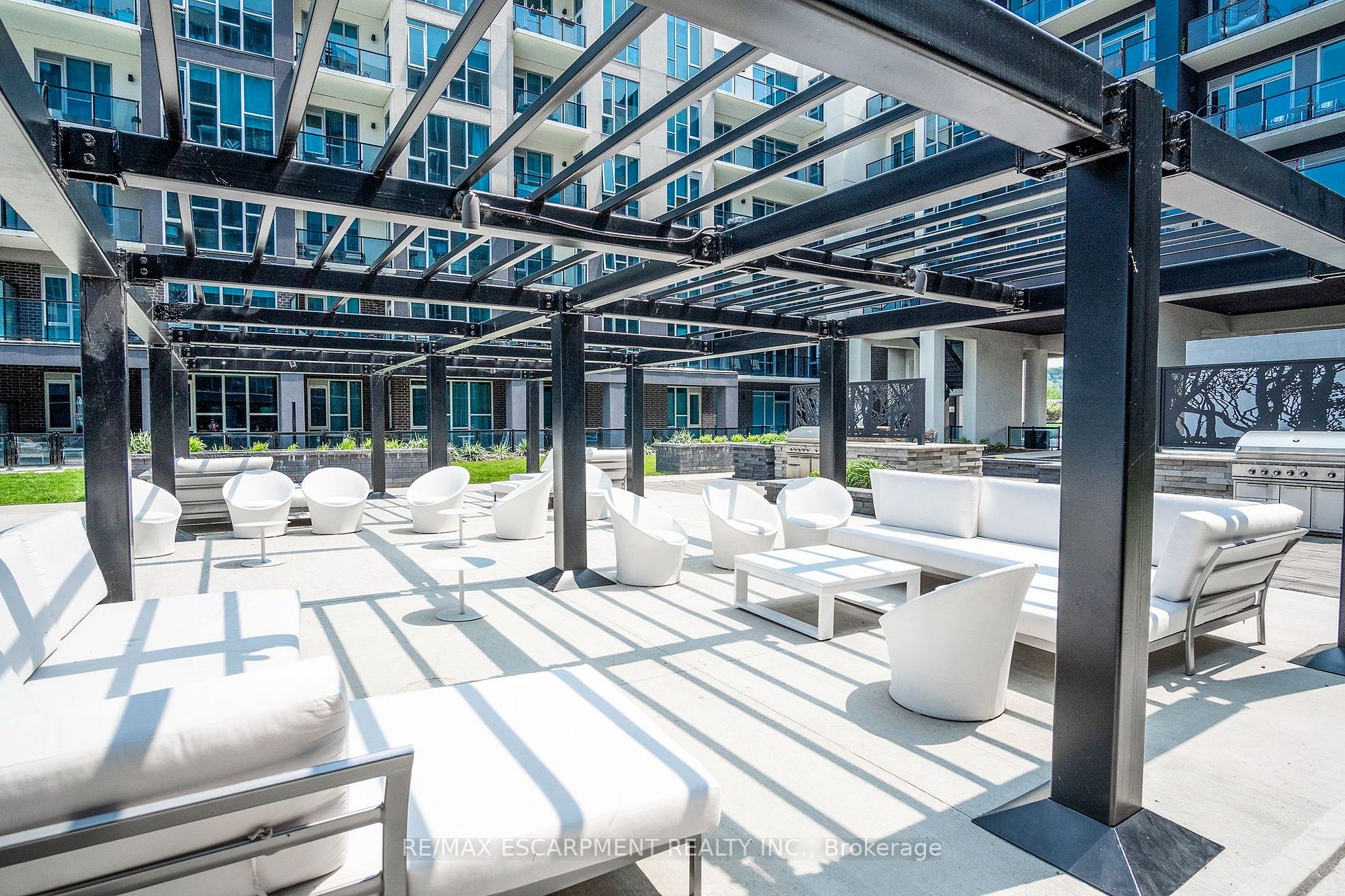16 Concord Pl, #218