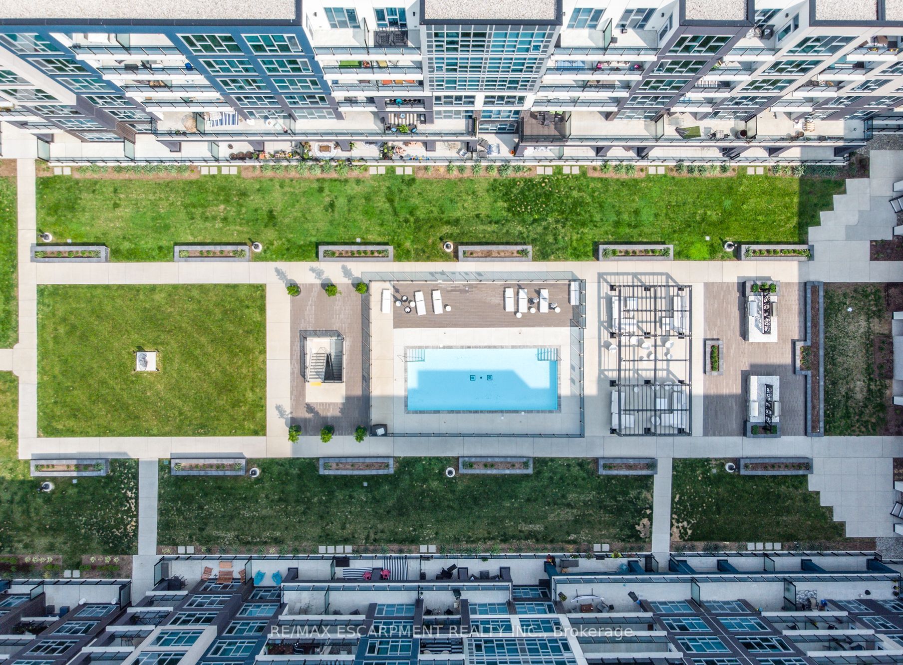 16 Concord Pl, #218
