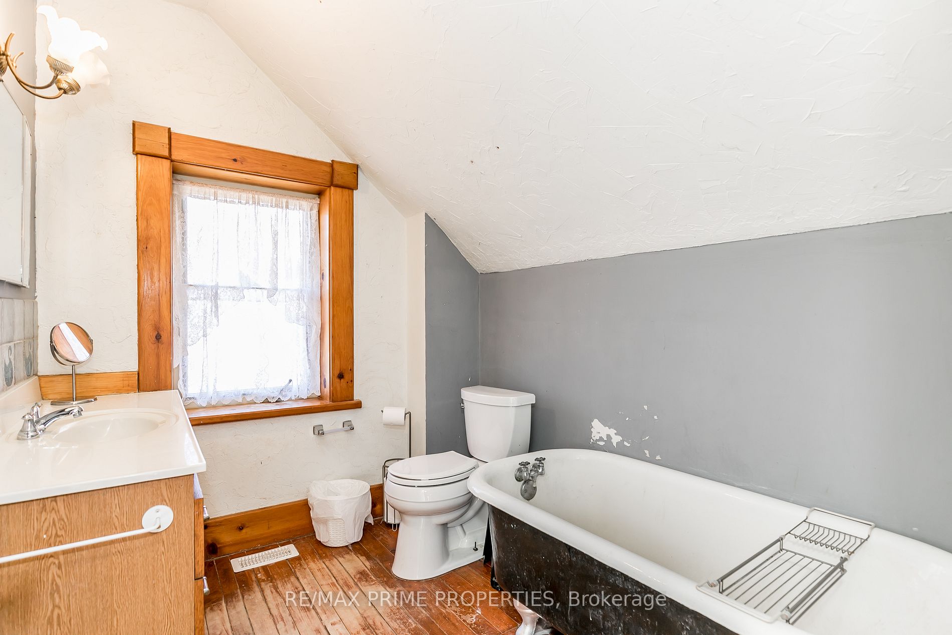 3272 Kirkfield Rd N