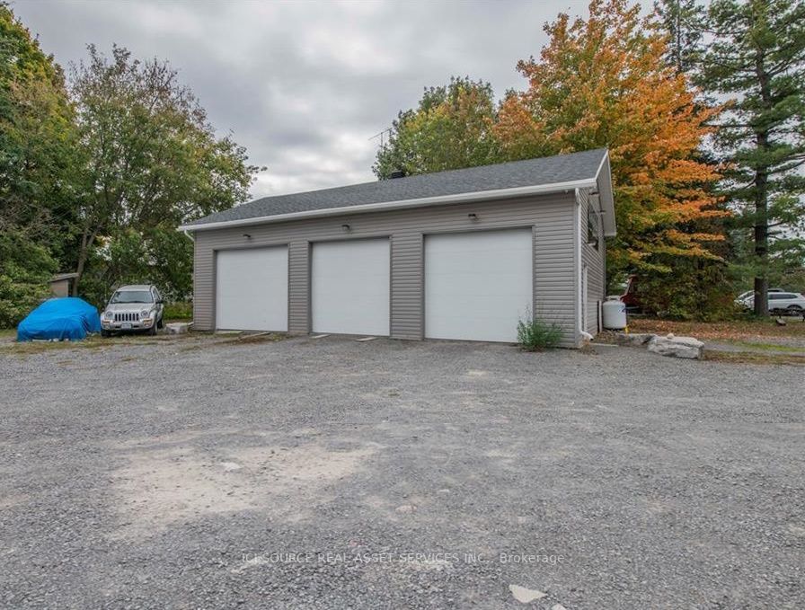2590 Carp Rd