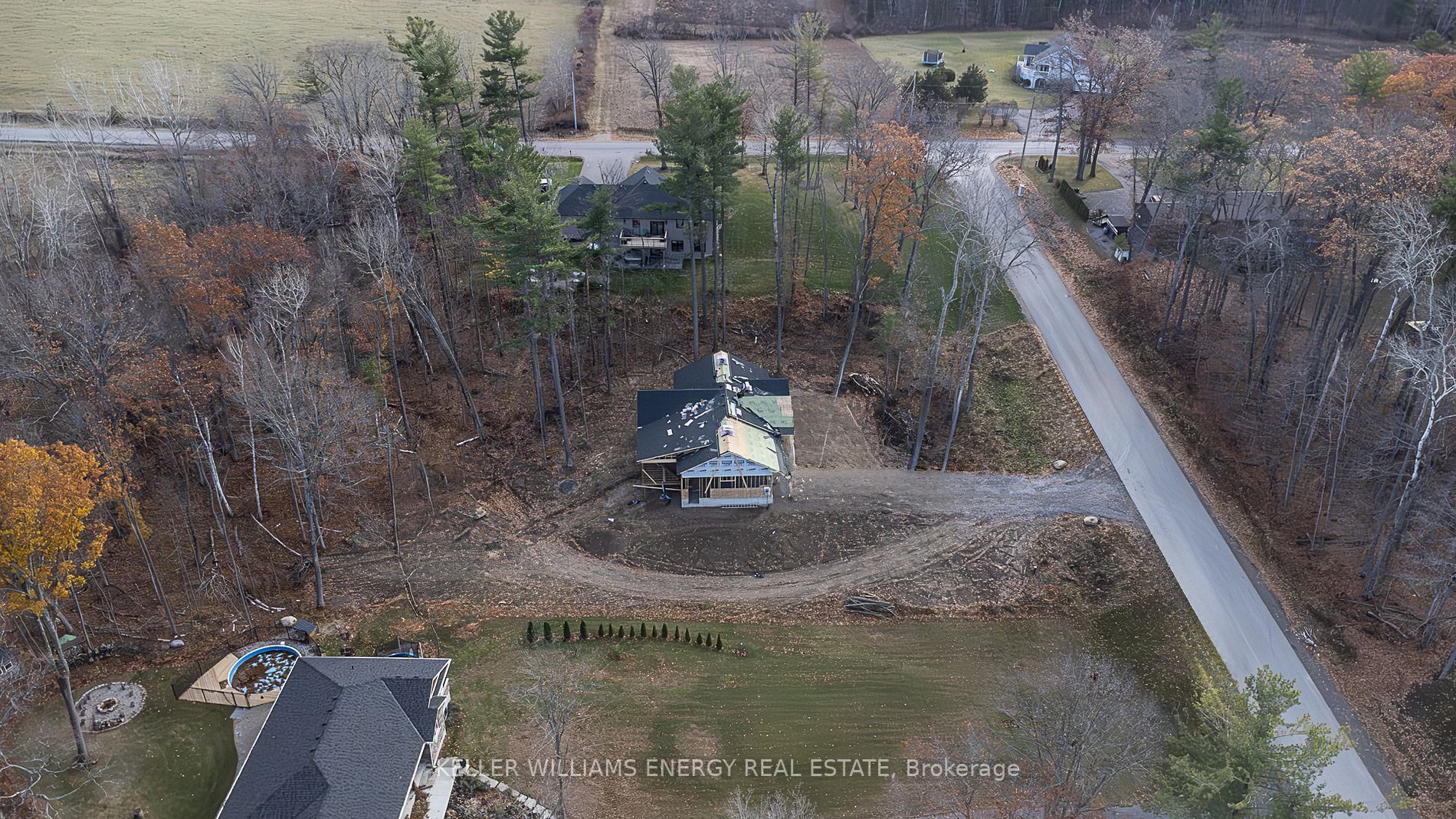 6 Newpierce Dr