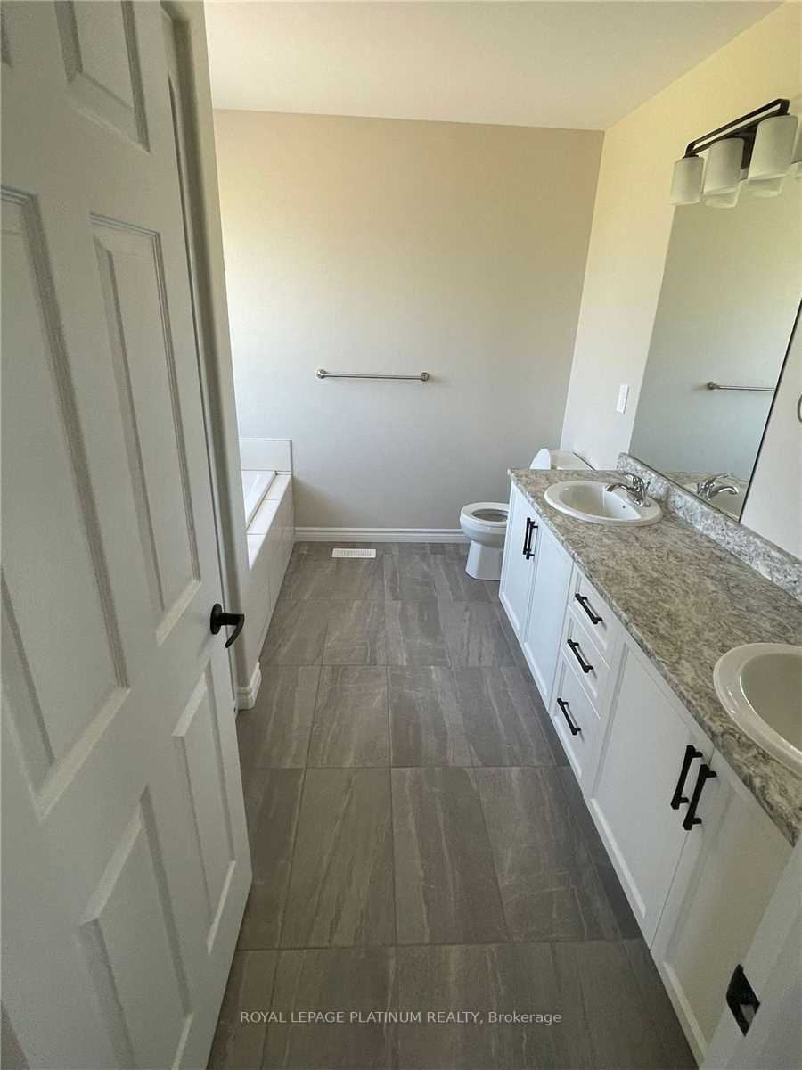 12 Athabaska Dr