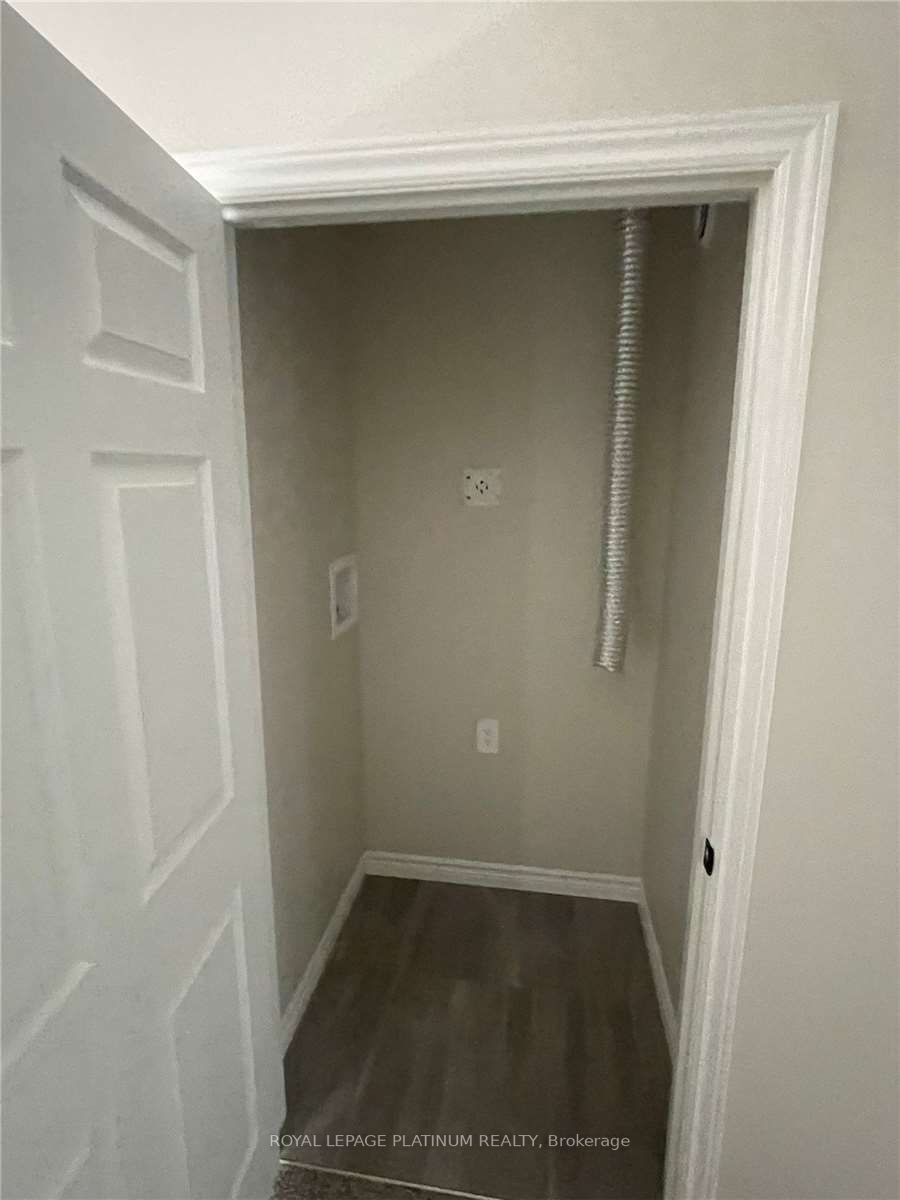 12 Athabaska Dr