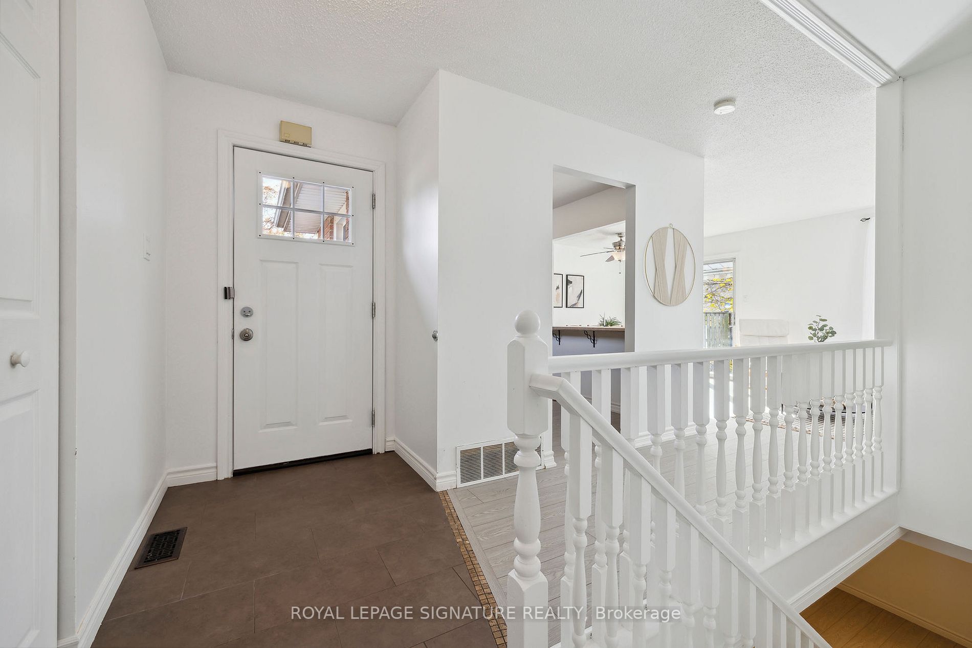 74 Bixby Cres