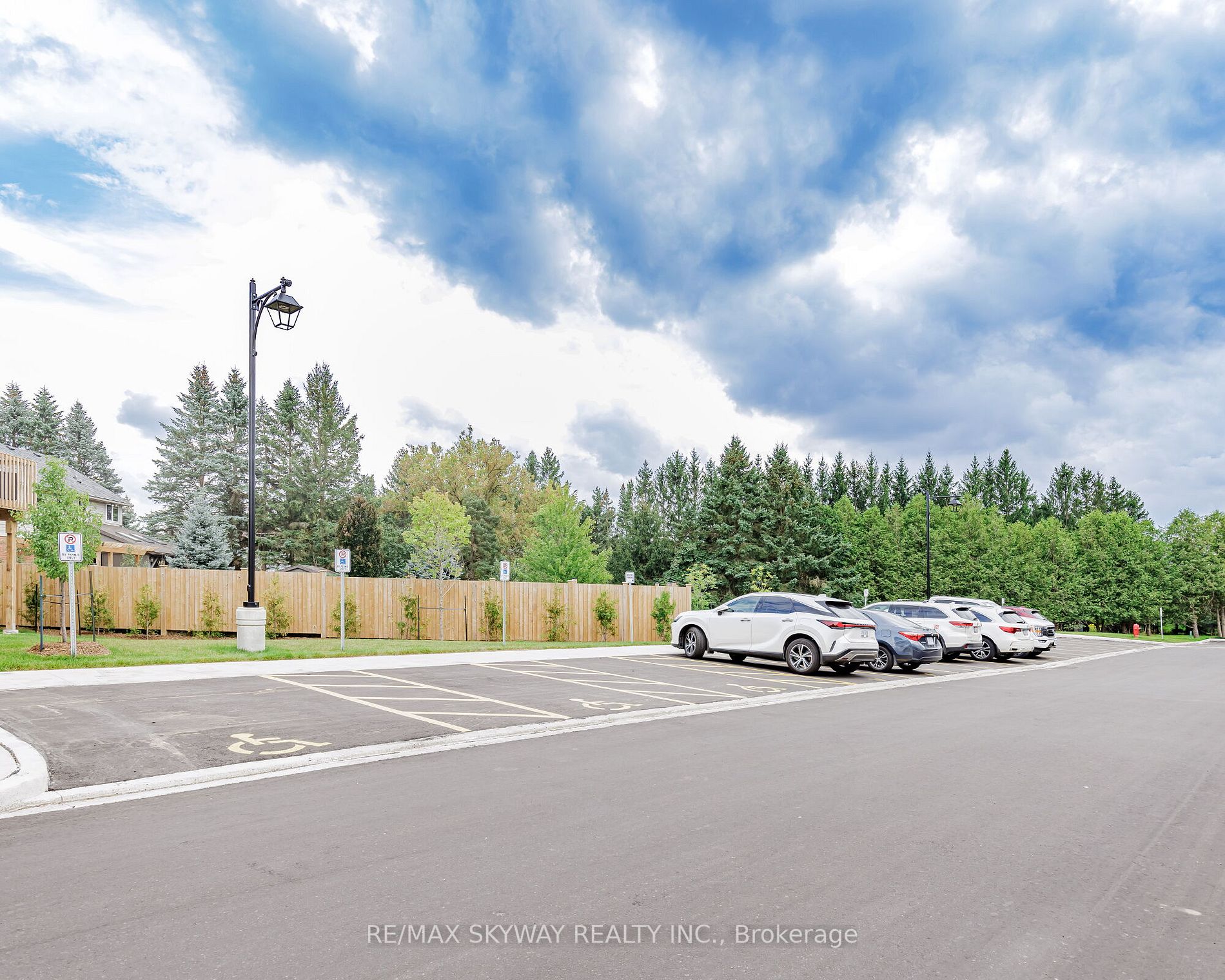 311 Woolwich St, #5