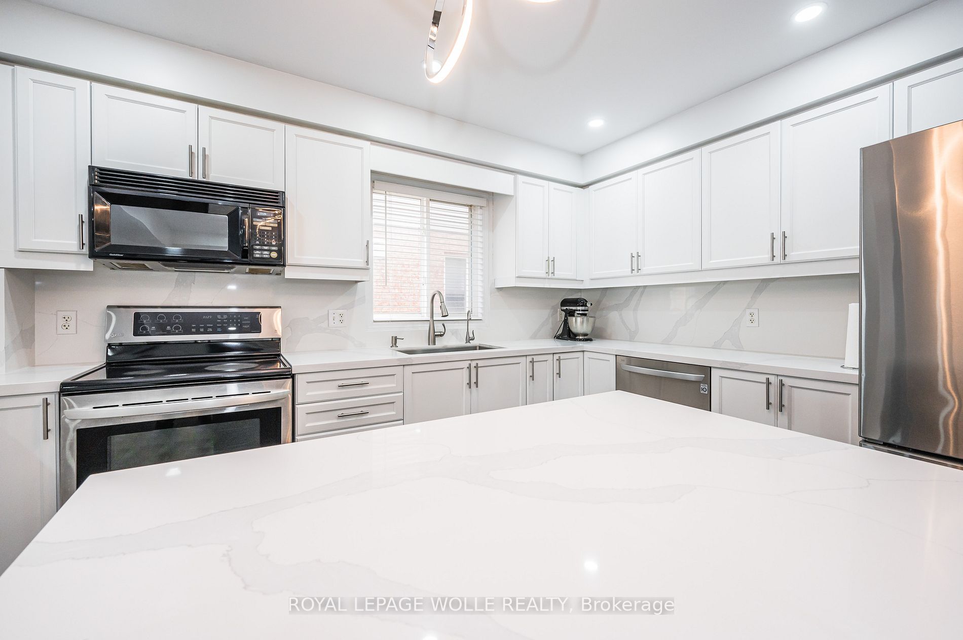 394 Sienna Cres