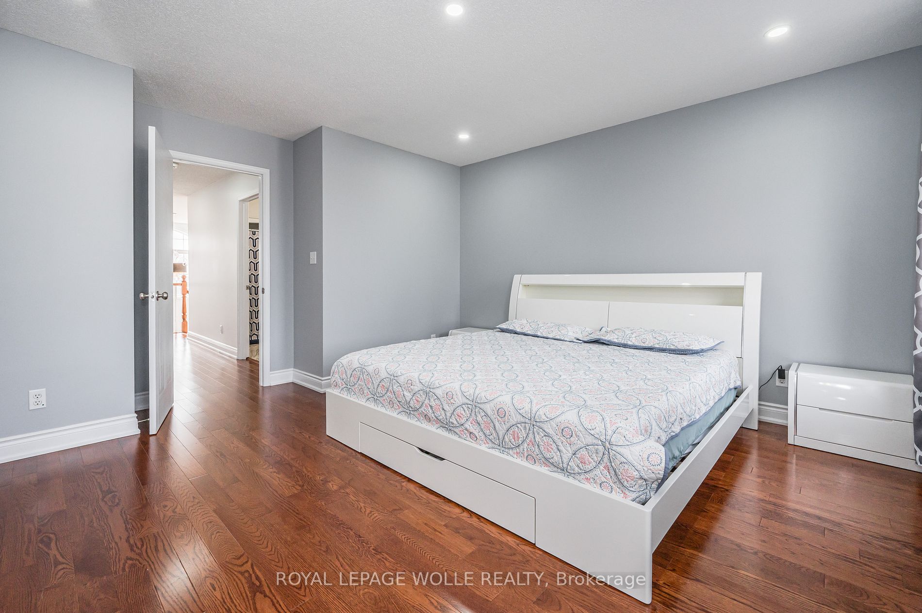 394 Sienna Cres