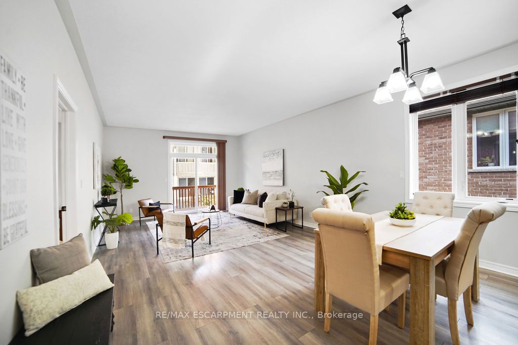 10 Macneil Crt
